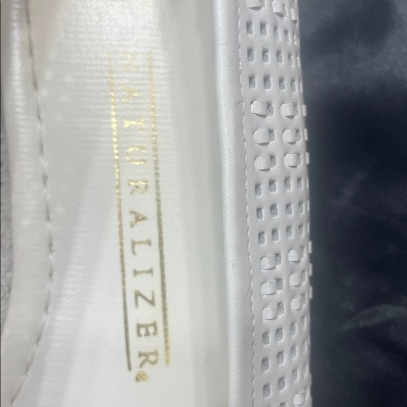Vintage Naturalizer white basket weave flats size 6.5 - Picture 2 of 7